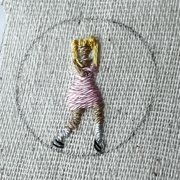 Spice Girls Hand Embroidered Figure Miniature Wooden Charm - Picture 3 of 9